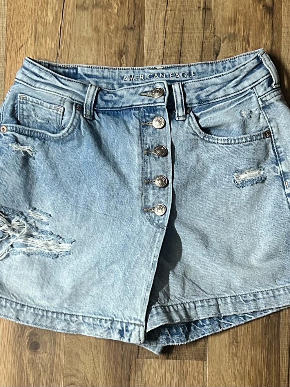 America Eagle Women Size 6 Denim Button-Up Distressed Skort